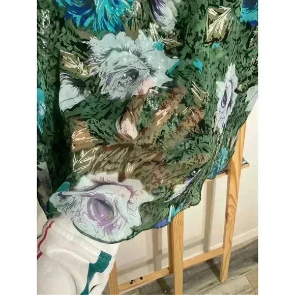 Kenzie 100% silk Women’s Floral Skirt with sequin accents size 6 - Picture 4 of 8